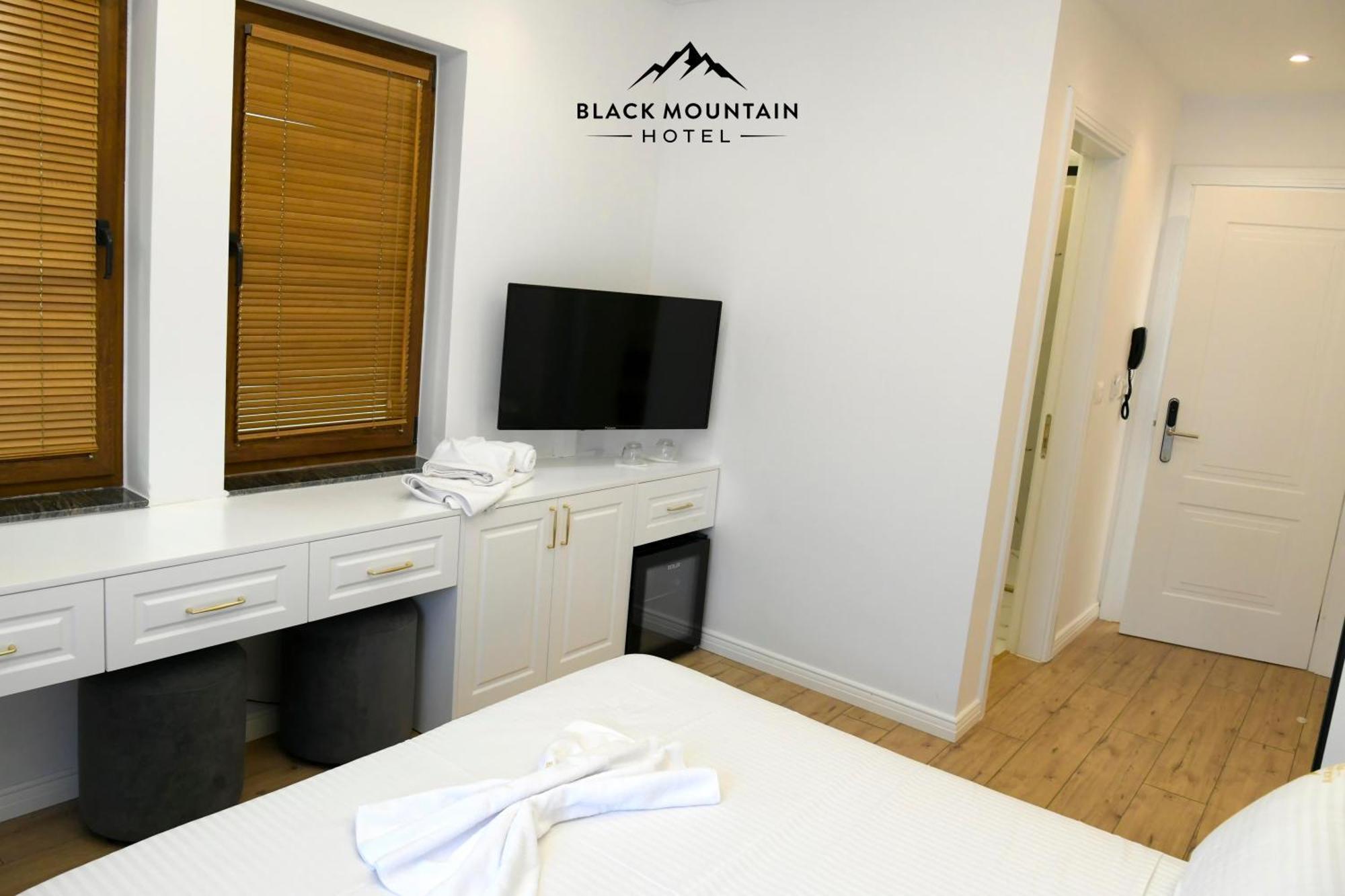 Blackmountain Hotel