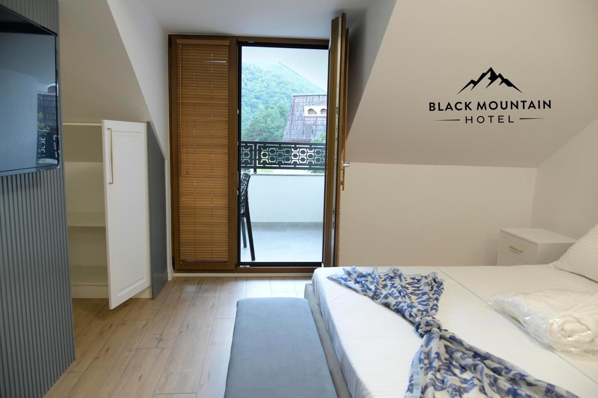 Blackmountain Hotel *