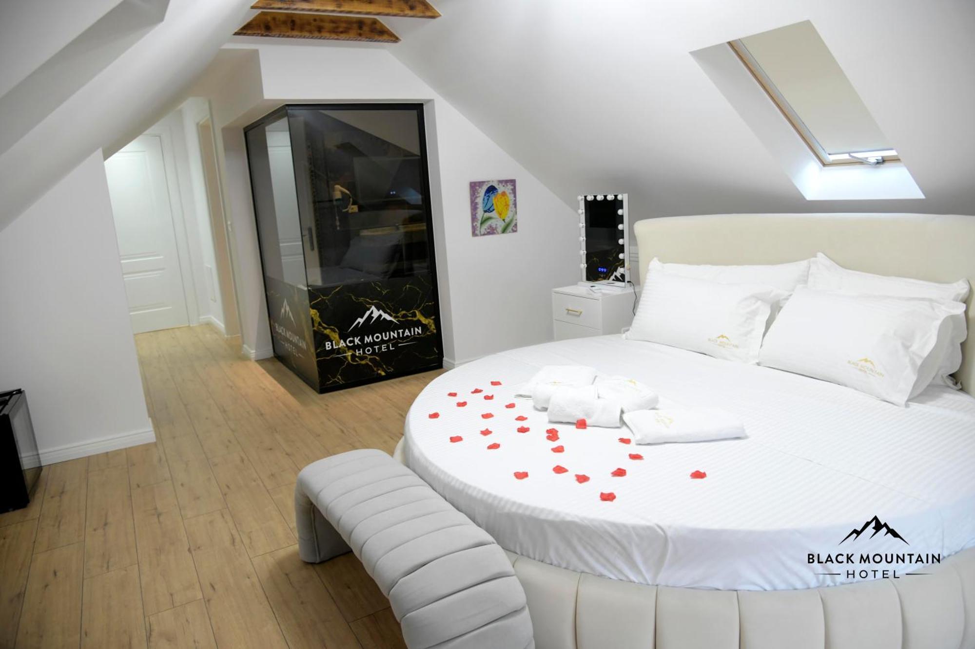 Blackmountain Hotel